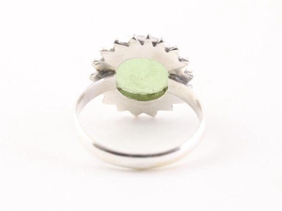 Ronde bewerkte zilveren ring met prehniet afbeelding 3