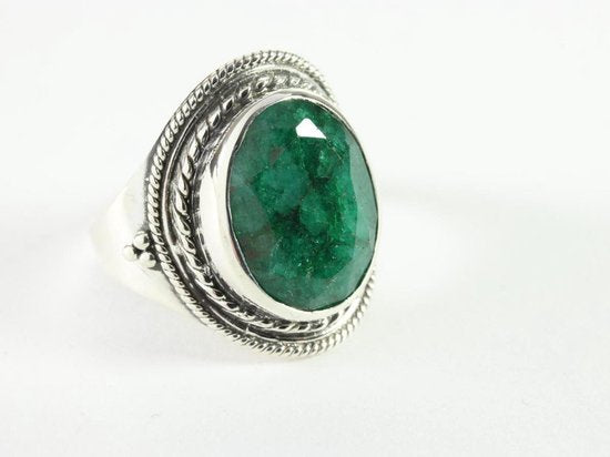 Bewerkte zilveren ring met smaragd afbeelding 1