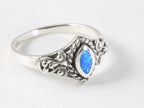 Fijne bewerkte zilveren ring met Australische opaal afbeelding 1