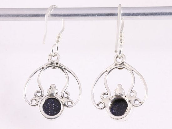 Opengewerkte zilveren oorbellen met blauwe zonnesteen afbeelding 3