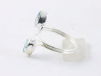 Fijne zilveren ring met blauwe topaas afbeelding 2