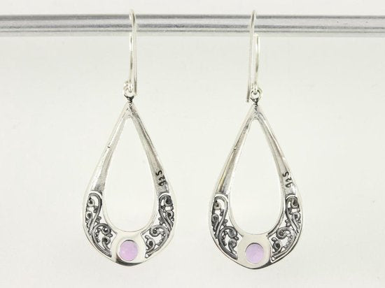 Opengewerkte zilveren oorbellen met amethist afbeelding 3
