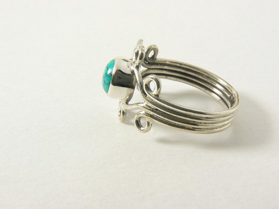 Fijne opengewerkte zilveren ring met turkoois afbeelding 3