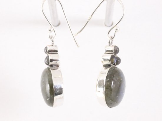 Zilveren oorbellen met labradoriet afbeelding 2