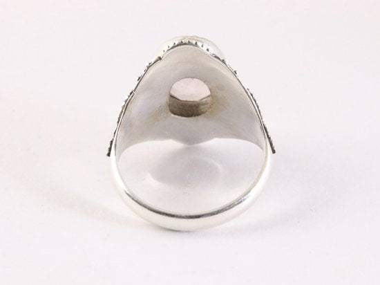 Bewerkte zilveren ring met rozenkwarts afbeelding 3