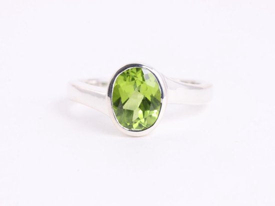Zilveren ring met peridoot afbeelding 4