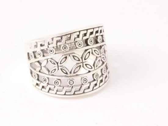 Opengewerkte zilveren ring afbeelding 1