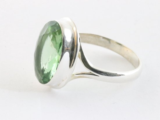 Hoogglans zilveren ring met groene amethist afbeelding 2
