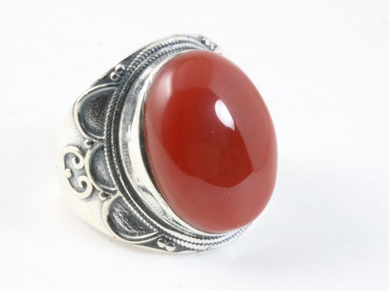 Bewerkte zilveren ring met carneool afbeelding 1