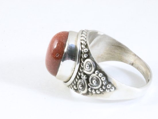 Bewerkte zilveren ring met goudsteen afbeelding 2