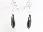 Druppelvormige zilveren oorbellen met onyx afbeelding 2