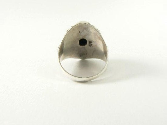 Bewerkte zilveren ring met onyx afbeelding 4