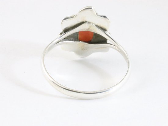 Fijne bewerkte zilveren ring met roze opaal afbeelding 3