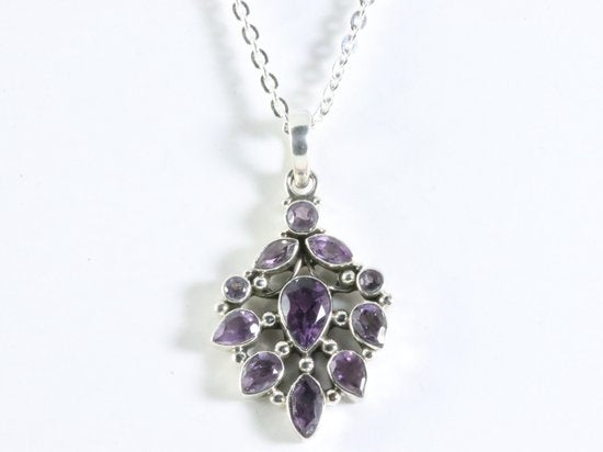 Zilveren hanger met amethist stenen aan ketting afbeelding 4