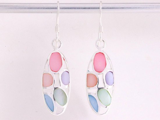 Lange opengewerkte zilveren oorbellen met veelkleurige schelp afbeelding 4