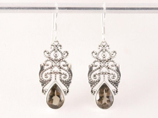 Opengewerkte zilveren oorbellen met rookkwarts afbeelding 3