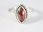 Fijne bewerkte zilveren ring met granaat afbeelding 4