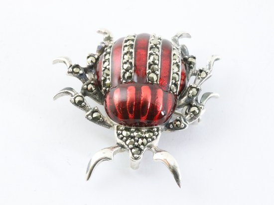 Zilveren kever broche met rode emaille en marcasiet afbeelding 2