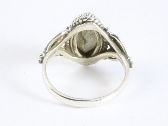 Fijne bewerkte zilveren ring met labradoriet afbeelding 3