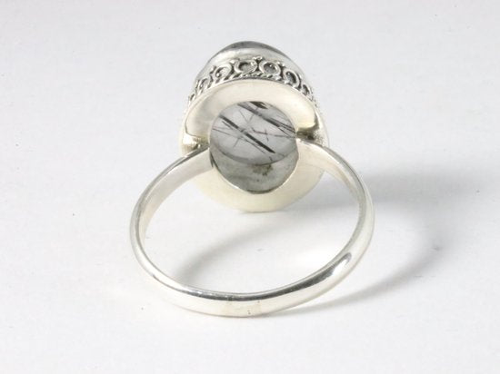 Bewerkte zilveren ring met zwarte rutielkwarts afbeelding 3