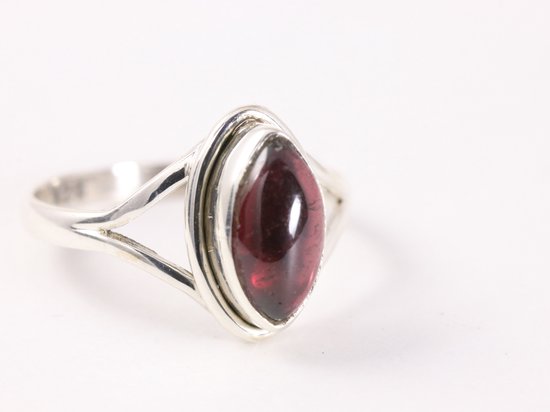 Fijne zilveren ring met granaat afbeelding 1