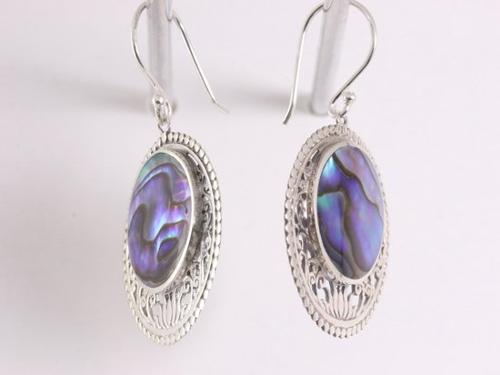 Ronde opengewerkte zilveren oorbellen met abalone schelp afbeelding 2