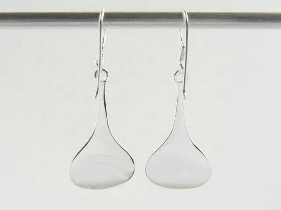 Grote zilveren druppelvormige oorbellen met parelmoer afbeelding 4