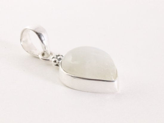 Bewerkte zilveren hanger met regenboog maansteen aan ketting afbeelding 2