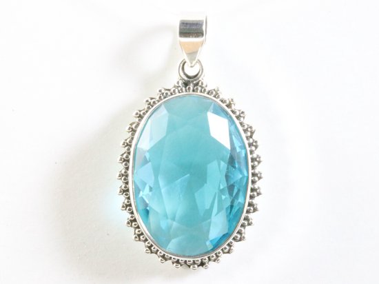 Grote bewerkte ovale zilveren hanger met blauwe topaas afbeelding 4
