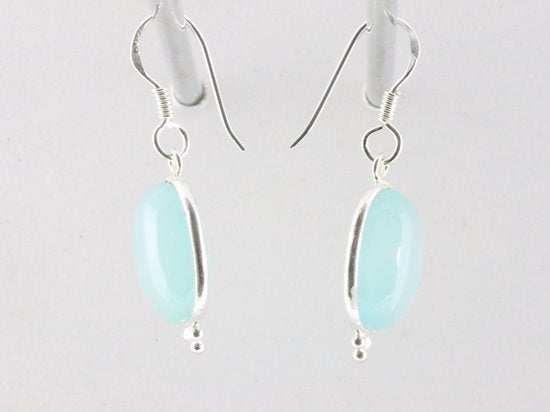 Fijne zilveren oorbellen met aqua chalcedoon afbeelding 2