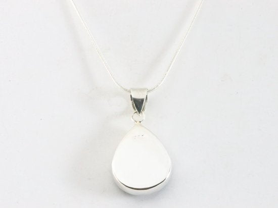 Druppelvormige zilveren hanger met onyx aan ketting afbeelding 3