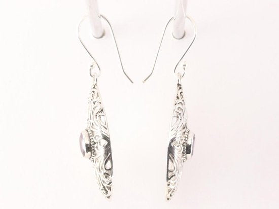 Lange opengewerkte zilveren oorbellen met amethist afbeelding 2