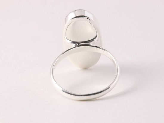 Langwerpige zilveren ring met onyx afbeelding 3