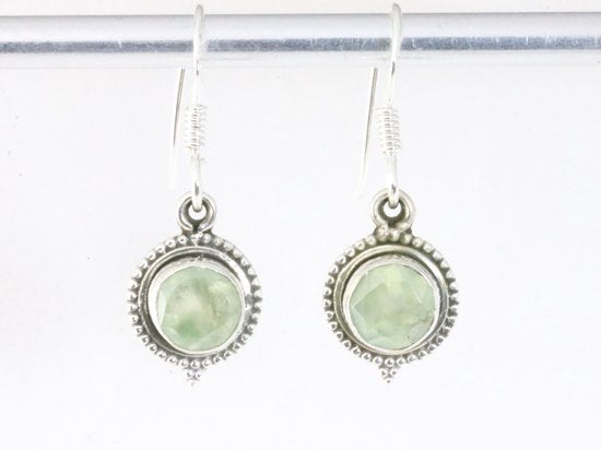 Fijne bewerkte ronde zilveren oorbellen met prehniet afbeelding 4