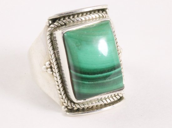 Bewerkte zilveren ring met malachiet afbeelding 1