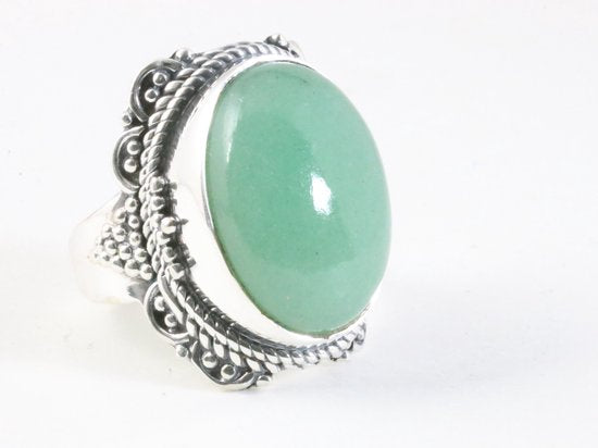 Zware bewerkte zilveren ring met jade afbeelding 1