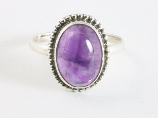 Bewerkte ovale zilveren ring met amethist afbeelding 4