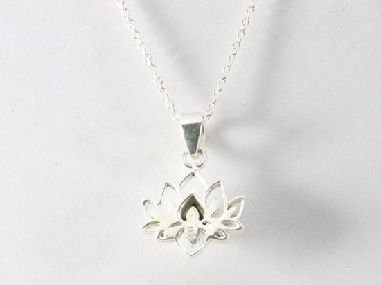 Fijne zilveren lotus hanger met lapis lazuli aan ketting afbeelding 3