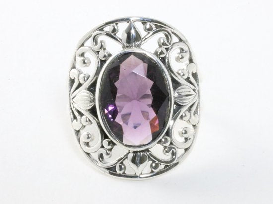 Opengewerkte zilveren ring met amethist afbeelding 4