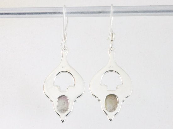 Bewerkte zilveren oorbellen met labradoriet afbeelding 2