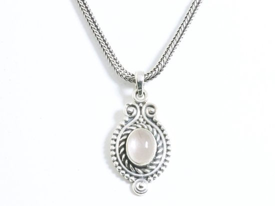 Fijne bewerkte zilveren hanger met rozenkwarts aan vossenstaart ketting afbeelding 4