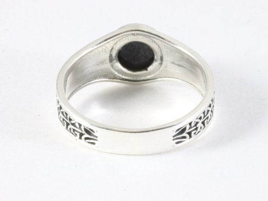 Bewerkte zilveren ring met lapis lazuli afbeelding 3