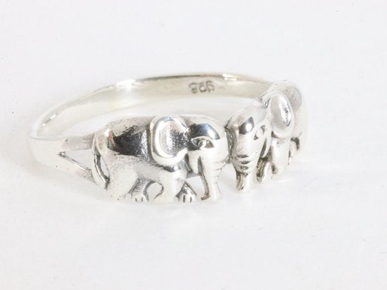 Fijne zilveren ring met olifanten afbeelding 2