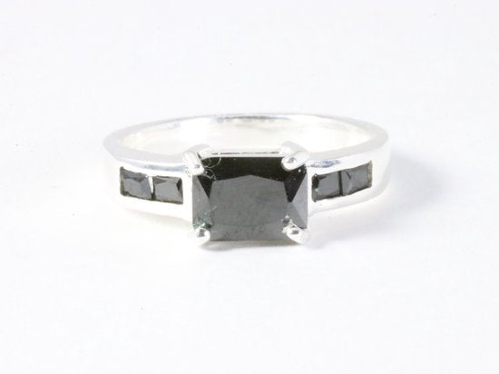 Hoogglans zilveren ring met onyx afbeelding 4