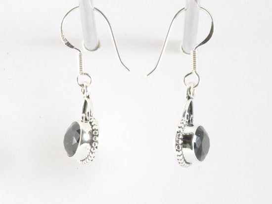 Fijne bewerkte zilveren oorbellen met onyx afbeelding 2