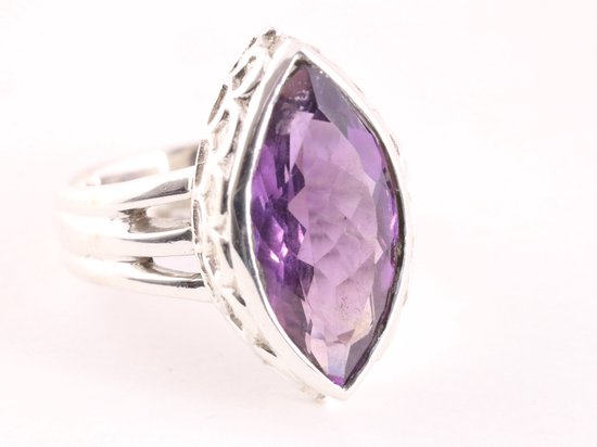 Bewerkte zilveren ring met amethist afbeelding 1