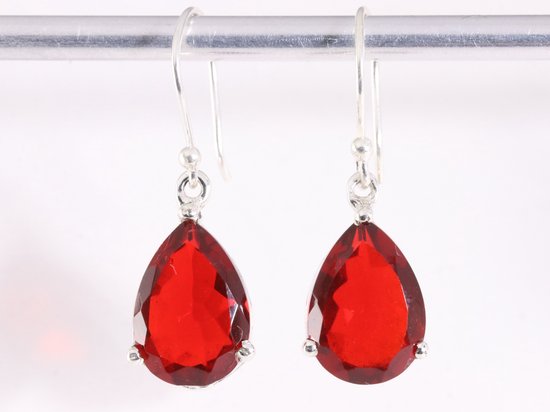 Zilveren oorbellen met granaat afbeelding 4