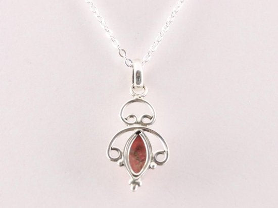 Fijne opengewerkte zilveren hanger met rhodochrosiet aan ketting afbeelding 3