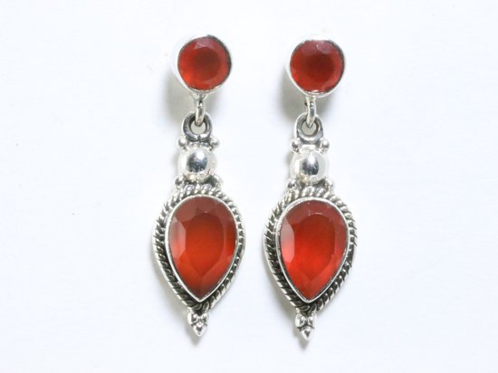 Bewerkte zilveren oorstekers met carneool afbeelding 2