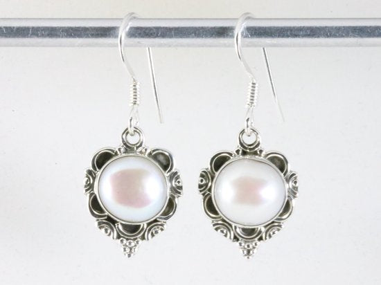 Bewerkte zilveren oorbellen met parel afbeelding 3